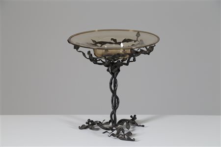 BELLOTTO UMBERTO (1882 - 1940) Attrib. Centrotavola in ferro battuto e vetro...