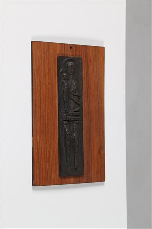 PINTON MARIO Madonna con bambino, fusione in bronzo su legno, Padova 1965. -....