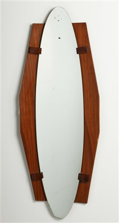 MANIFATTURA ITALIANA Specchio su tavola in legno di teak, anni 60. . Cm 38,00...