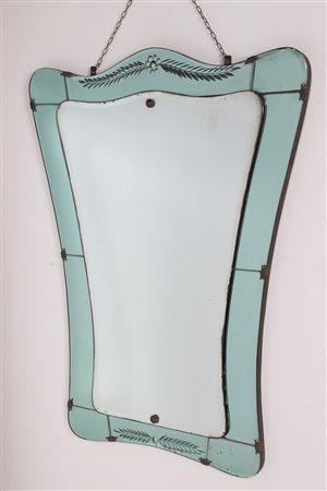 MANIFATTURA ITALIANA Specchio in vetro inciso e ottone, anni 40. . Cm 82,00 x...