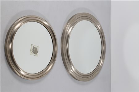 MAZZA SERGIO (n. 1931) Coppia di specchi in alluminio spazzolato e vetro...