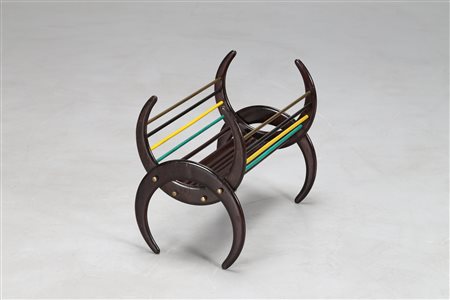 MANIFATTURA ITALIANA Portariviste in legno laccato ottone e plastica, . -. Cm...