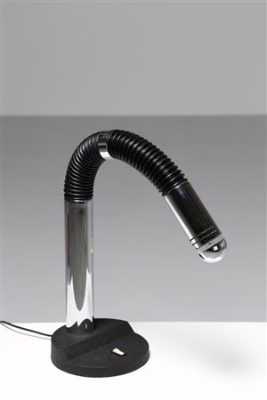 MANIFATTURA ITALIANA Lampada da tavolo flessibile in metallo cromato, anni...