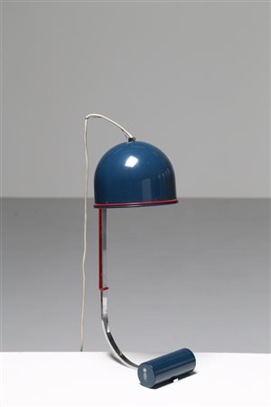 LUCI ILLUMINAZIONE Lampada da tavolo in metallo laccato e cromato, anni 60. ....