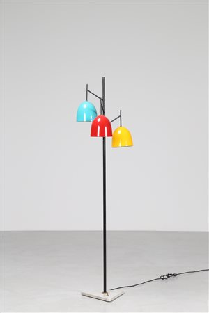 STILNOVO Attrib. Lampada da terra in metallo laccato e ottone, anni 60. -. Cm...