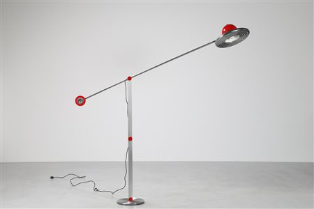 VALENTI Lampada da terra in metallo cromato e laccato rosso, mod. Bilancia,...