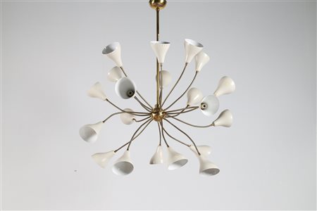 MANIFATTURA ITALIANA Lampadario in ottone e metallo laccato con braccia...