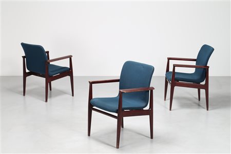 ANONIMA CASTELLI Tre poltroncine in legno e tessuto, anni 60. -. Cm 67,00 x...