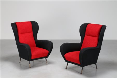 MANIFATTURA ITALIANA Coppia di poltrone in tessuto rosso e nero, gambe in...