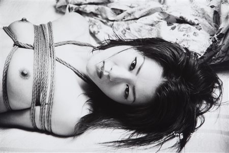 ARAKI (1940-) Geishastampa ai sali d'argento39,5x58,5 cmfirmata sul...