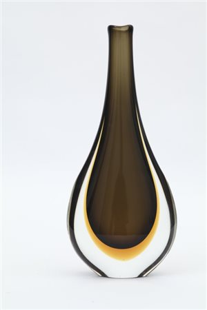 UN VASO IN VETRO SOMMERSO, anni "50. Altezza cm 43.