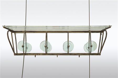 UN APPENDIABITI DA PARETE, anni "50. Ottone, cristallo molato, cristallo...