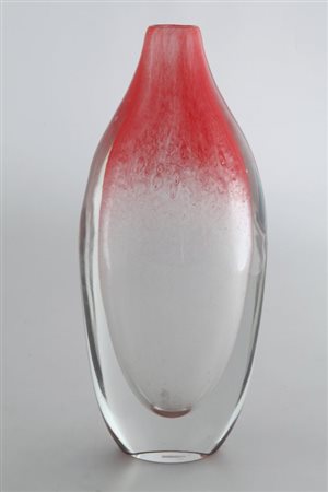 UN VASO DI MURANO, anni "60. Cristallo con applicazione di ossidi metallici....