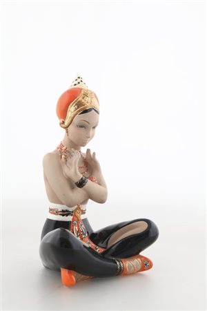 C.I.A. MANNAUna statuina in ceramica, anni "40. Marcata 'C.I.A MANNA Torino...