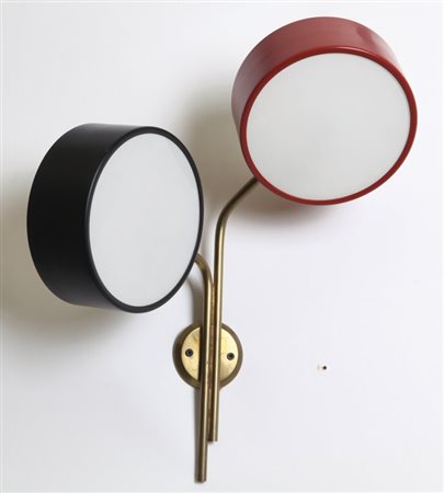 STILUX Una lampada a parete, anni "60. Ottone, alluminio laccato. Altezza cm...