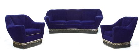 UN SOFA E DUE POLTRONE, anni "60. Strutture e gambe in legno, imbottiture...