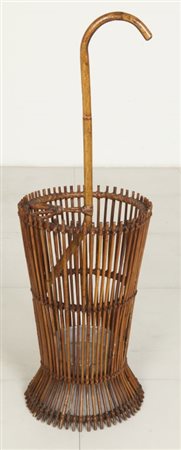 UN PORTAOMBRELLI, anni "60. Bambù, giunco, canna d"India. Altezza cm 93.