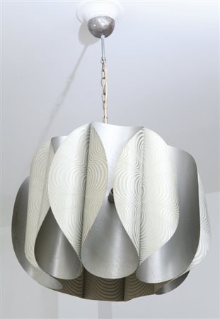 RENZO BURCHIELLARO Una lampada a sospensione, anni "60. Fogli di alluminio...