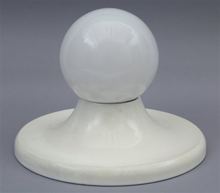 ACHILLE E PIER GIACOMO CASTIGLIONIUna lampada a parete, a plafone o da tavolo...