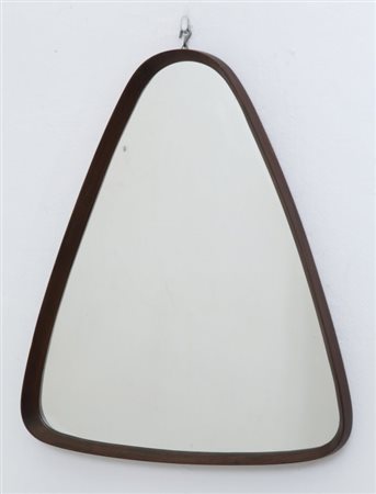 UNO SPECCHIO DA PARETE, anni "60. Legno di teak tinto all"anilina, cristallo...
