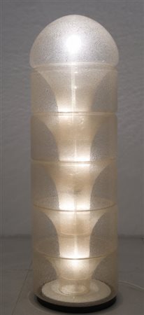 MAZZEGA Una lampada da terra "Paracarro", anni "60Segmenti sovrapposti di...