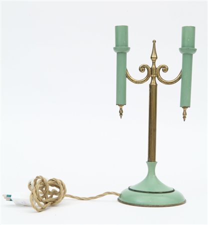 STILNOVOUna lampada da tavolo, anni "60. Ottone, alluminio laccato. Marca...