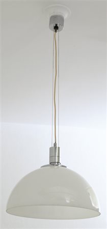 UNA LAMPADA A SOSPENSIONE, anni "60. Ottone, vetro stampato. Altezza...