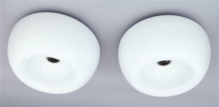 ACHILLE E PIER GIACOMO CASTIGLIONI Due lampade a parete o a plafone "Velella"...