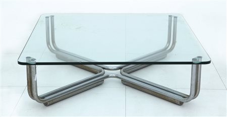 GIANFRANCO FRATTINI Un tavolino "784" per CASSINA, 1968. Tubo di acciaio...