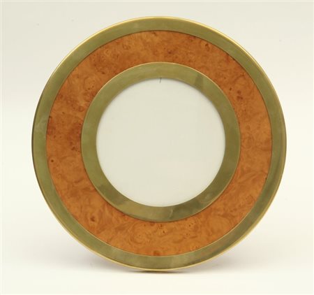 GABRIELLA CRESPIUn portaritratti, anni "70. Legno impiallacciato in radica,...