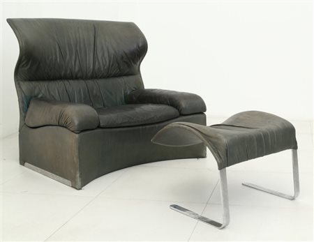 GIOVANNI OFFREDIUna poltrona "Vela Alta" e un poggiapiedi per SAPORITI...