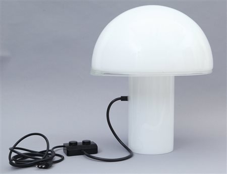 LUCIANO VISTOSI Una lampada da tavolo "Onfale" per ARTEMIDE, 1978. Vetro...