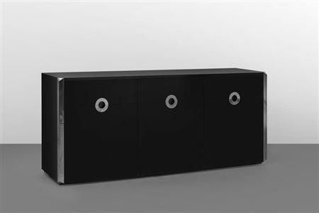 WILLY RIZZO Una credenza, anni '70. Legno rivestito in laminato, acciaio...