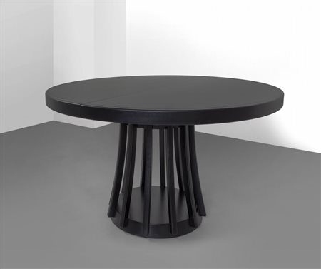 ANGELO MANGIAROTTI Un tavolo estensibile per LA SORGENTE DEI MOBILI, 1972....