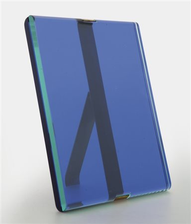 ANGELO MANGIAROTTIUn tavolo estensibile del progamma "S11" per LA SORGENTE...