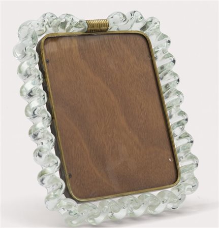 VENINI Un portaritratti, circa 1941. Cristallo ondulato, ottone. Marca...