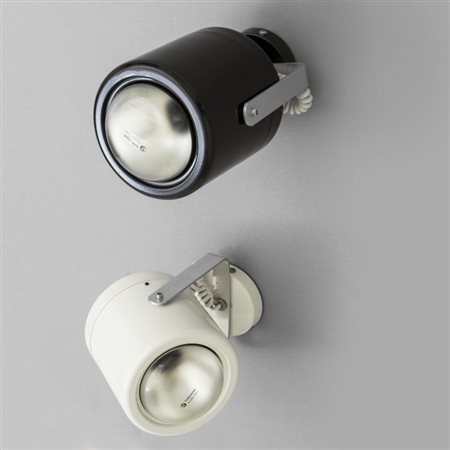 GINO SARFATTI Due lampade a parete "142" per ARTELUCE, 1958. Alluminio...