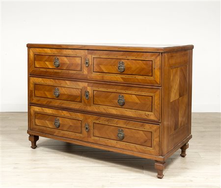 COMO' AUSTRIACO FINE XVIII SECOLO placcato in ciliegio con struttura...