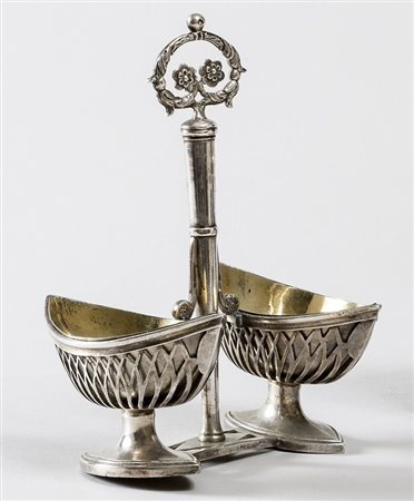 SALIERA IN ARGENTO a forma di due barchette corpo a rete con interno...