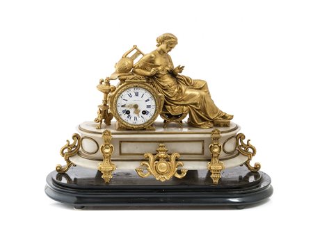 OROLOGIO Con scultura in bronzo dorato al mercurio raffigurante dea della...