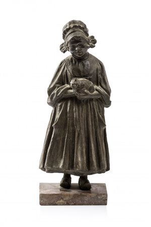 RAFFAELE MARINO Napoli 1868 - 1957 Donna con gatto Scultura in bronzo h cm 29...