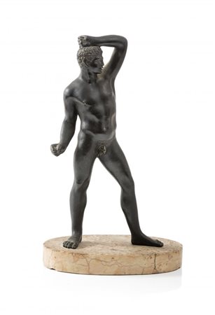 SCULTURA IN BRONZO A patina nera raffigurante atleta h cm 24 Basetta in marmo