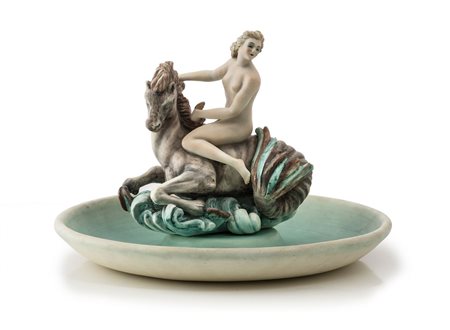 CERAMICA PETUCCO ANNI 30 Raffigurante nudo di donna su cavallo marino posta...