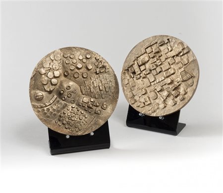 ANTONINO TORTORICI Coppia sculture bronzo circolari 1973 Ex 2/3 ciascuna...