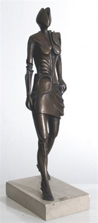 ESPOSITO ANTONIO (Isernia 1946) "Indossatrice" Scultura in bronzo cm. H: 46...