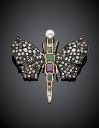 Spilla a guisa di farfalla in oro giallo e argento, ornata da diamanti,...