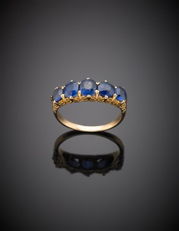 Anello in oro giallo/rossastro con cinque zaffiri rotondo/ovali g. 5,5 misura...