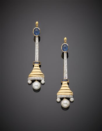 Orecchini pendenti "Tour Eiffel" in oro giallo e bianco con zaffiri, diamanti...