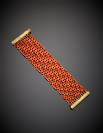 Bracciale in corallo arancione del Mediterraneo lavorato come un tessuto,...