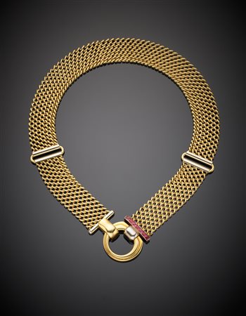 SIGNORETTI Collier in oro giallo e bianco con rubini carrè ad adornare la...